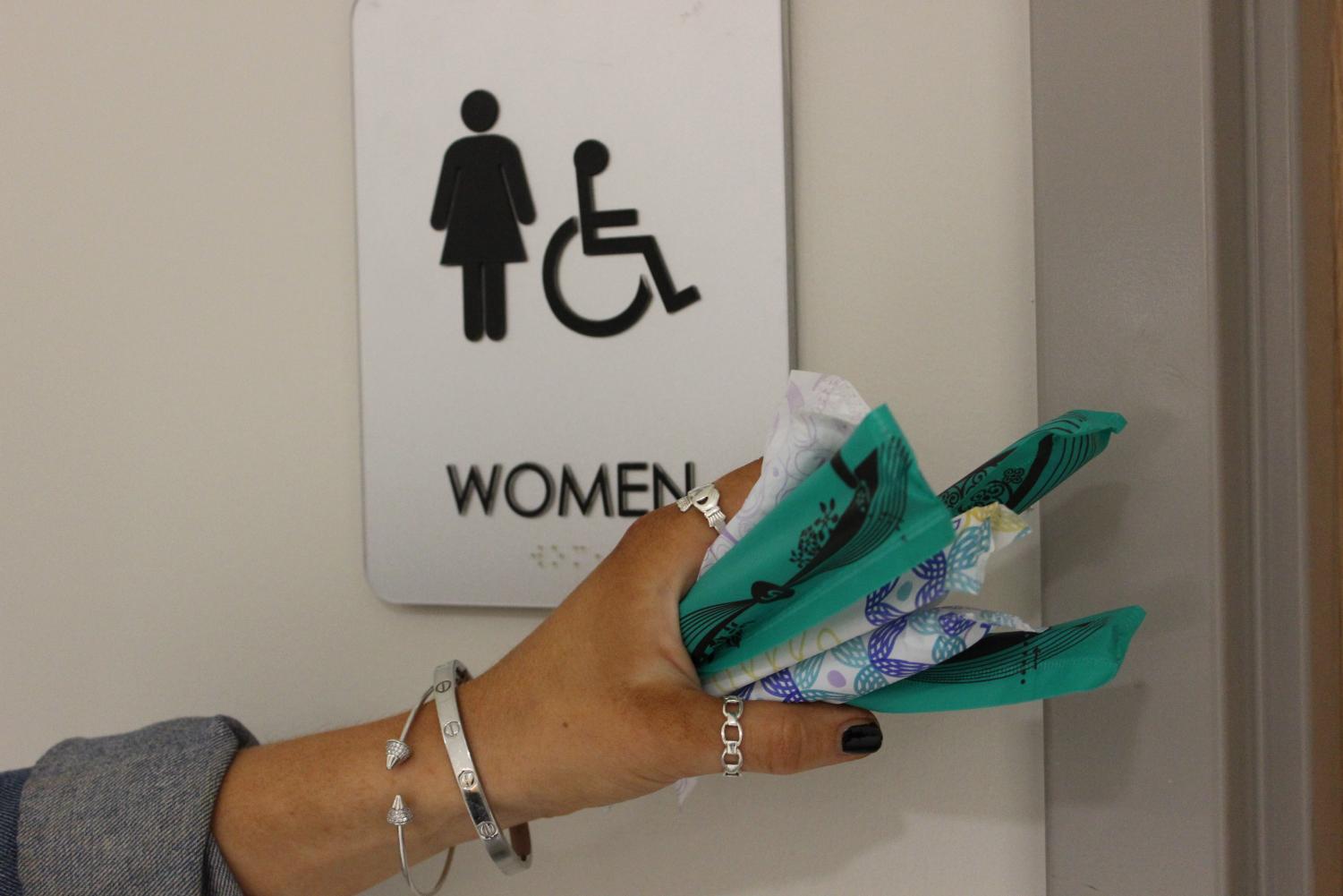 Women’s bathrooms in all Illinois public schools will provide free tampons, starting January 1, 2018 | Guthrie