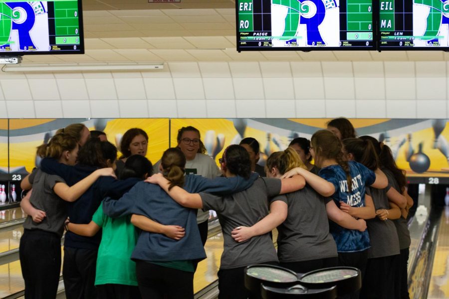 Girls+Bowling+claims+third+place+title+at+regionals