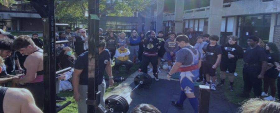 New Trier Powerlifters host a casual Halloween regional meet on Oct. 30, many lifters used the opportunity to film and submit their lifts for the October Throwdown