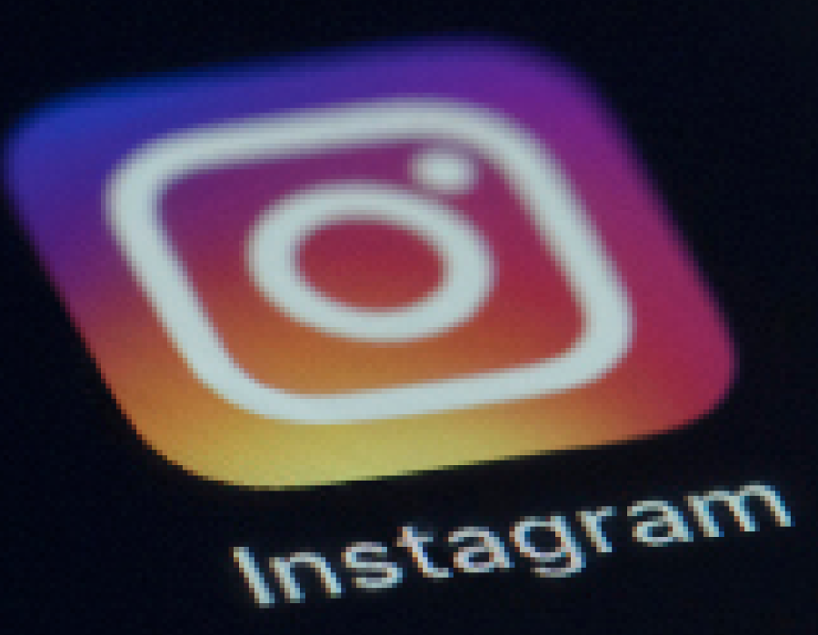 Instagram+is+the+main+platform+filled+with+slacktivist+posts+from+students+