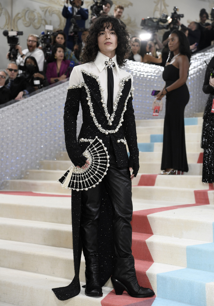 Met Gala 2023: A Line of Cats – New Trier News