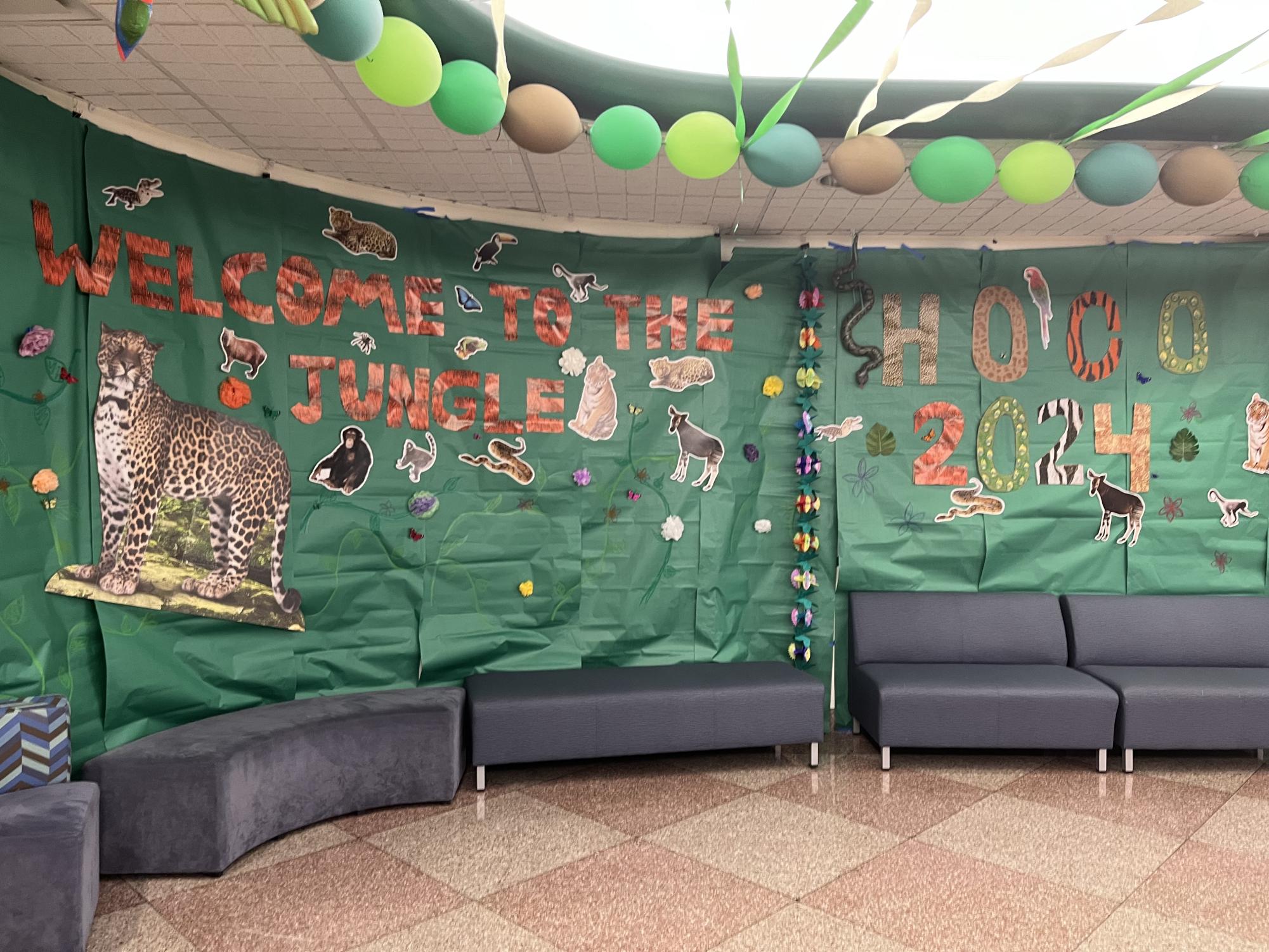 Homecoming-themed decorations near the south entrance on the Winnetka Campus 