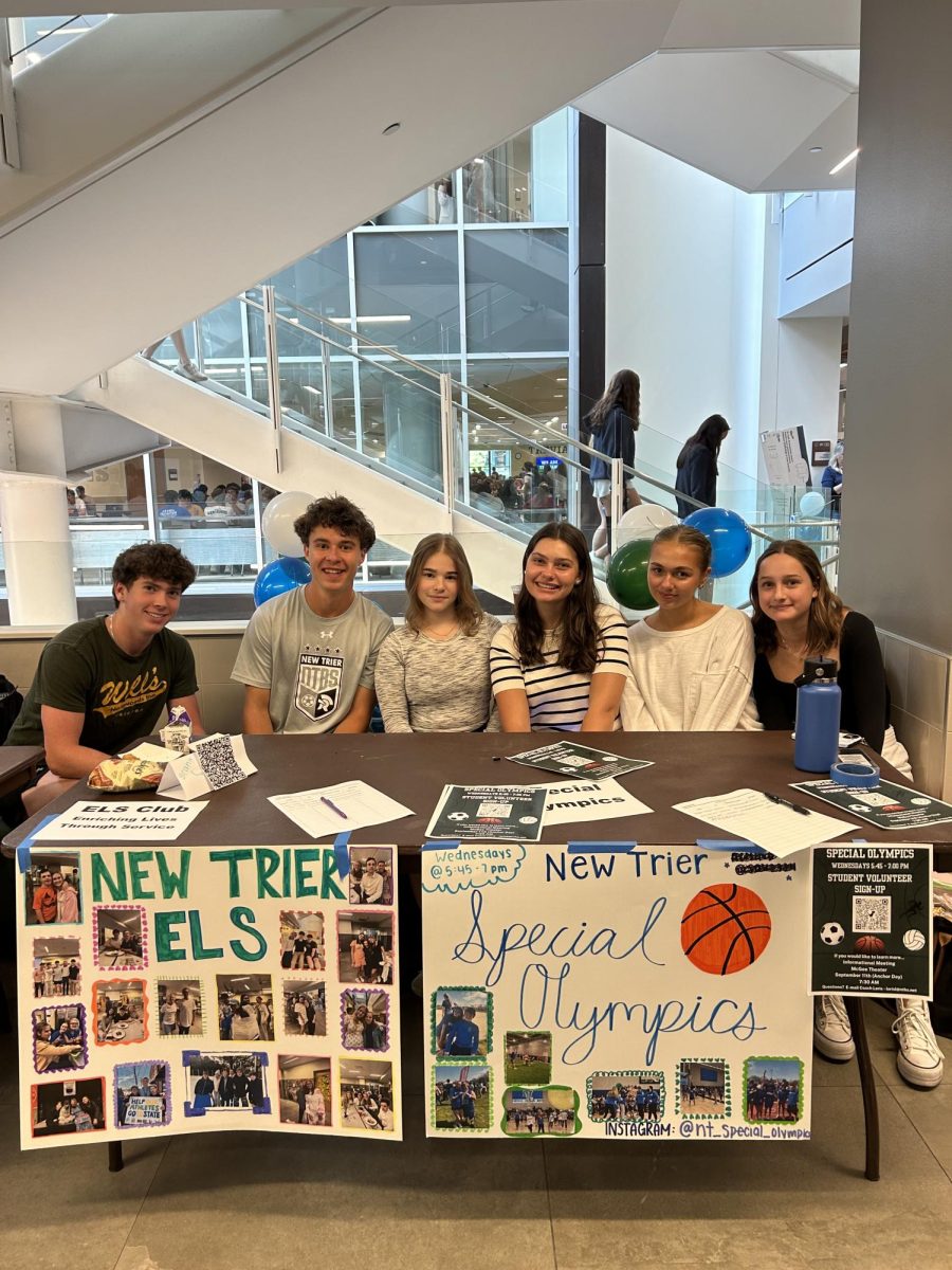 Enriching Lives through Service (ELS) Club members represent the club, which brings together students of all abilities through developed friendships, class periods, fundraiser events, and celebrations. Left to right: Logan Murphy (2025), Avery Doblin (2025), Gracie Goldman (2025), Carly Slotnick (2026), and Hadley Lewensohn (2026).